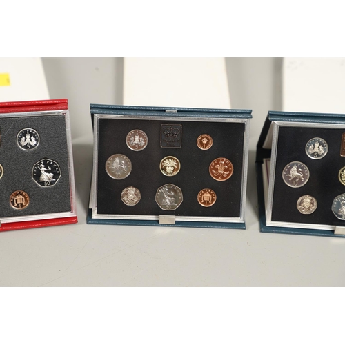 1194 - A COLLECTION OF ROYAL MINT ANNUAL COIN SETS 17 SETS. A collection of Royal Mint year sets: uncircula... 