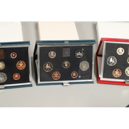 1194 - A COLLECTION OF ROYAL MINT ANNUAL COIN SETS 17 SETS. A collection of Royal Mint year sets: uncircula... 