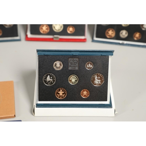 1194 - A COLLECTION OF ROYAL MINT ANNUAL COIN SETS 17 SETS. A collection of Royal Mint year sets: uncircula... 