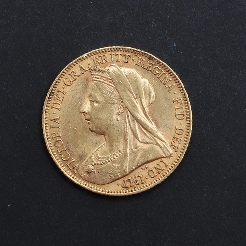 1237 - A VICTORIAN SOVEREIGN, 1901. A Queen Victoria Sovereign, old veiled bust l. George and Dragon revers... 