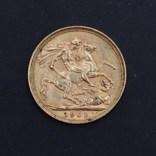 1237 - A VICTORIAN SOVEREIGN, 1901. A Queen Victoria Sovereign, old veiled bust l. George and Dragon revers... 