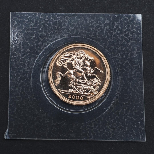 1304 - AN ELIZABETH II HALF SOVEREIGN, 2000. An Elizabeth II Half Sovereign, 2000, St George and the Dragon... 