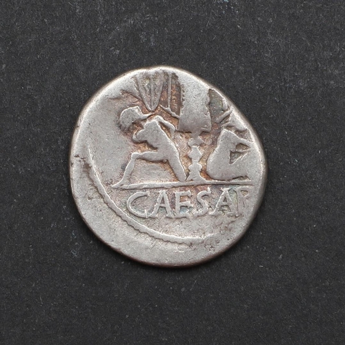649 - ROMAN IMPERIAL COINAGE: JULIUS CAESAR. c.49-44 B.C. A silver denarius, obverse with diadem bust of V... 