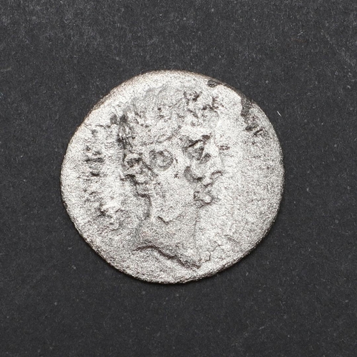 652 - ROMAN IMPERIAL COINAGE: AUGUSTUS. c. 27 B.C. - 14 A.D. A silver denarius, obverse with laureate bust... 
