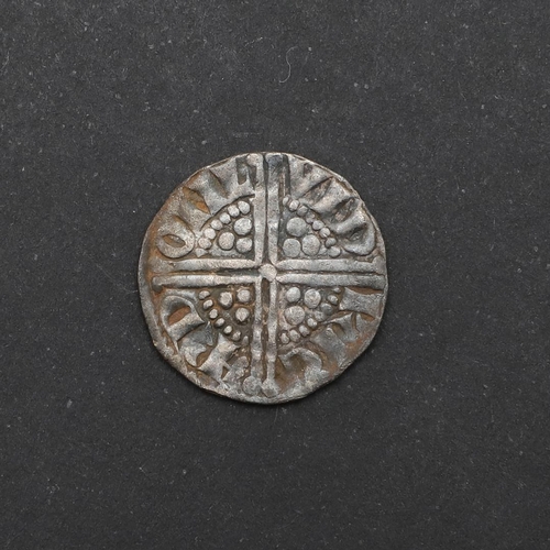 724 - A HENRY III HAMMERED LONG CROSS SILVER PENNY, 1247-72. Facing portrait holding a scepter in a visibl... 