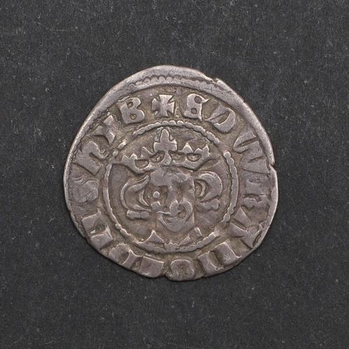 725 - AN EDWARD I (1272-1307). HAMMERED SILVER PENNY. An Edward I long cross penny, facing crowned portrai... 