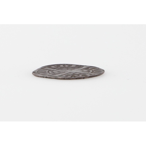 726 - AN EDWARD I (1272-1307) HAMMERED SILVER PENNY. A hammered silver long-cross penny, facing crowned po... 