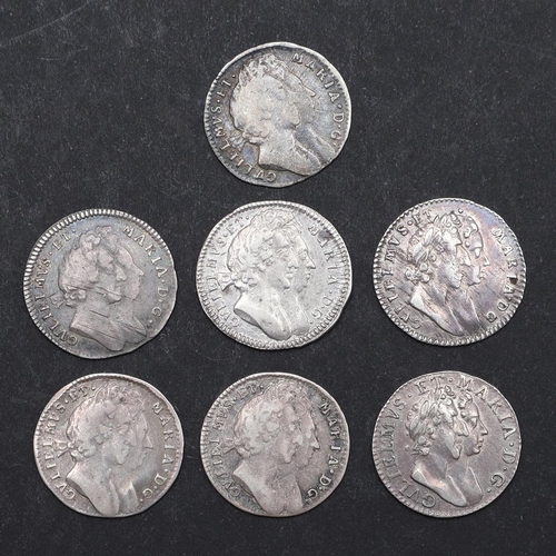 754 - A COLLECTION OF WILLIAM AND MARY THREEPENCE, 1689 AND LATER. A collection of William and Mary threep... 