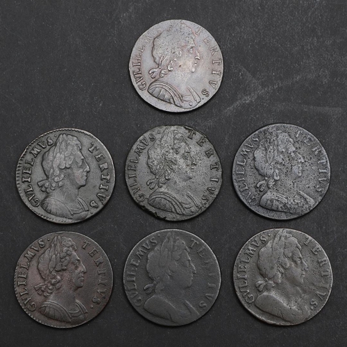 757 - A COLLECTION OF WILLIAM III HALFPENCE 1695 AND LATER. A collection of William III halfpence, first a... 