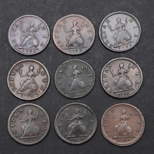 779 - A COLLECTION OF GEORGE II COPPER FARTHINGS, 1730 AND LATER. A collection of George II farthings, lau... 