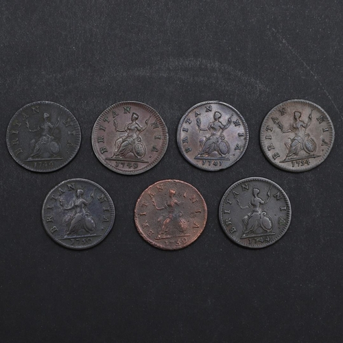 780 - A COLLECTION OF GEORGE II COPPER FARTHINGS, 1739 AND LATER. A collection of George II farthings, lau... 