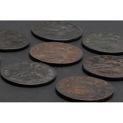 781 - A COLLECTION OF GEORGE II HALFPENCE 1740 AND LATER. A collection of George II halfpence, old laureat... 