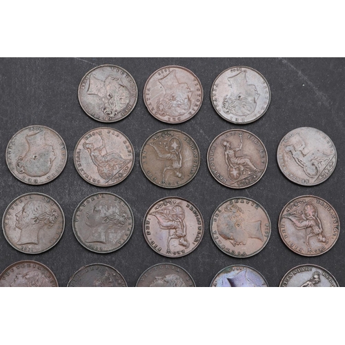 824 - A COLLECTION OF EARLY QUEEN VICTORIA FARTHINGS 1838 AND LATER. A collection of Queen Victoria farthi... 