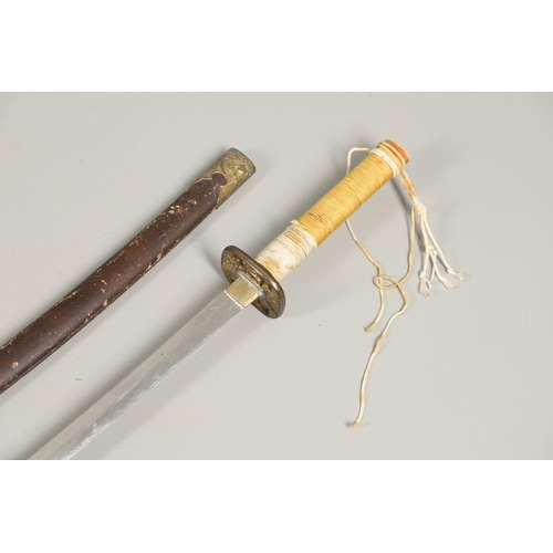 108 - A MID 20TH CENTURY JAPANNESE SWORD AND SCABBARD. A mid 20th century Japanese sword with a 70cm sharp... 