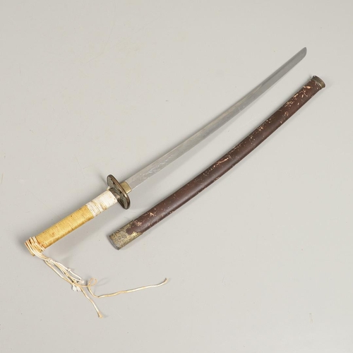 108 - A MID 20TH CENTURY JAPANNESE SWORD AND SCABBARD. A mid 20th century Japanese sword with a 70cm sharp... 