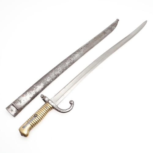 121 - A FRENCH 1866 PATTERN CHASSEPOT BAYONET AND SCABBARD. With a 57.4cm pointed, sharpened single edged ... 