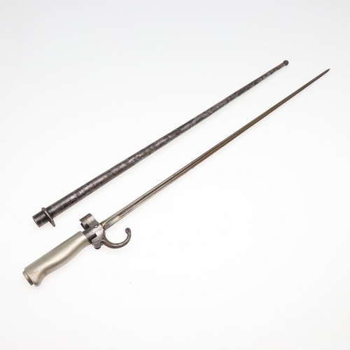 130 - A FRENCH 1886 PATTERN LEBEL EPEE BAYONET AND SCABBARD. With a 52cm cruciform blade, with forward fac... 