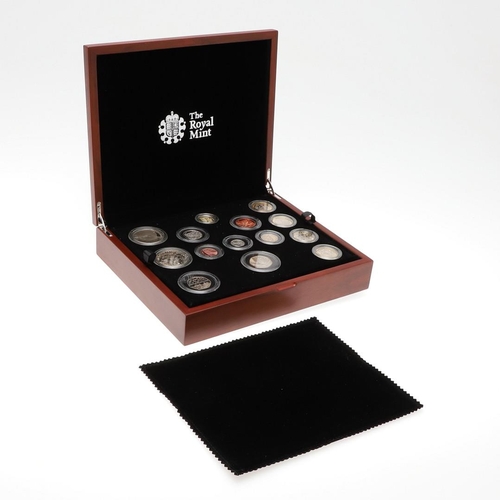 950 - A ROYAL MINT PREMIUM PROOF COIN SET, 2015. A 2015 14 coin Premium proof coin set, in presentation Ro... 