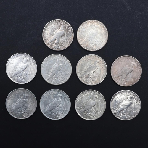 966 - A COLLECTION OF AMERICAN PEACE DOLLARS, 1896 AND LATER. United States of America Peace Dollars, 1922... 