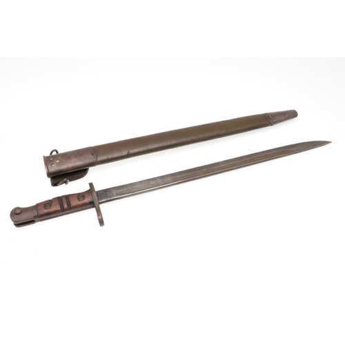 151 - A FIRST WORLD WAR REMINGTON 1913 PATTERN BAYONET AND SCABBARD. With a 43cm pointed and fullered sing... 