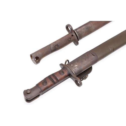 151 - A FIRST WORLD WAR REMINGTON 1913 PATTERN BAYONET AND SCABBARD. With a 43cm pointed and fullered sing... 