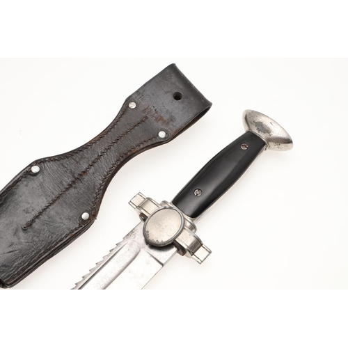 164 - A SECOND WORLD WAR GERMAN RED CROSS ENLISTED RANKS DAGGER AND SCABBARD. A fine enlisted man's  red c... 