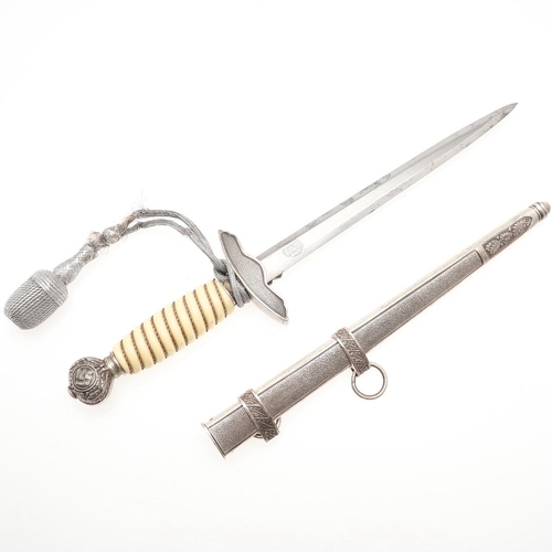 166 - A SECOND WORLD WAR GERMAN LUFTWAFFE OFFICER's  DAGGER AND SCABBARD. A 2nd pattern Luftwaffe dagger w... 