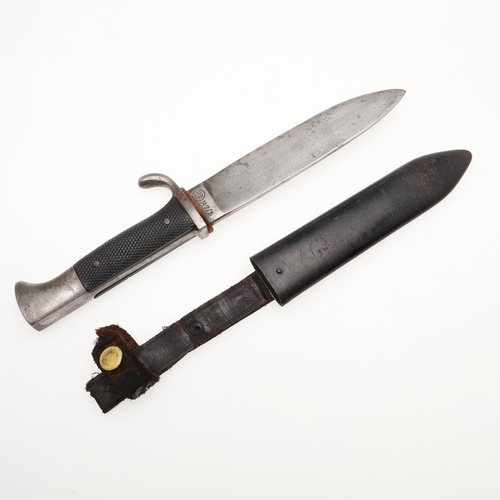 173 - A GERMAN HITLER YOUTH DAGGER AND SCABBARD. A Hitler Youth dagger with a 13.5cm blade marked RZM M7/5... 