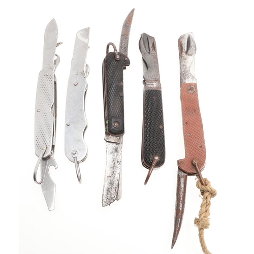 181 - A COLLECTION OF FIVE SECOND WORLD WAR AND LATER GOVERNMENT ISSUE POCKET KNIVES. A two blade folding ... 