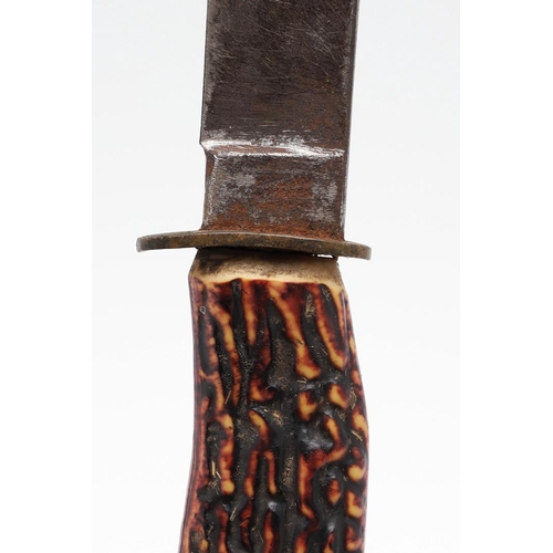 183 - THREE SIMILAR BOWIE TYPE HUNTING KNIVES BY SOUTHERN AND RICHARDSON AND OTHERS. A hunting or fighting... 