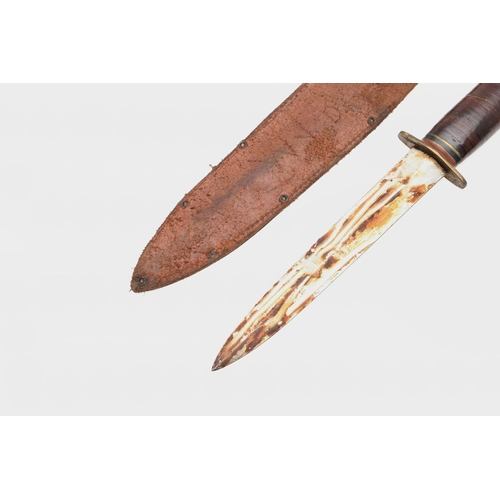 183 - THREE SIMILAR BOWIE TYPE HUNTING KNIVES BY SOUTHERN AND RICHARDSON AND OTHERS. A hunting or fighting... 