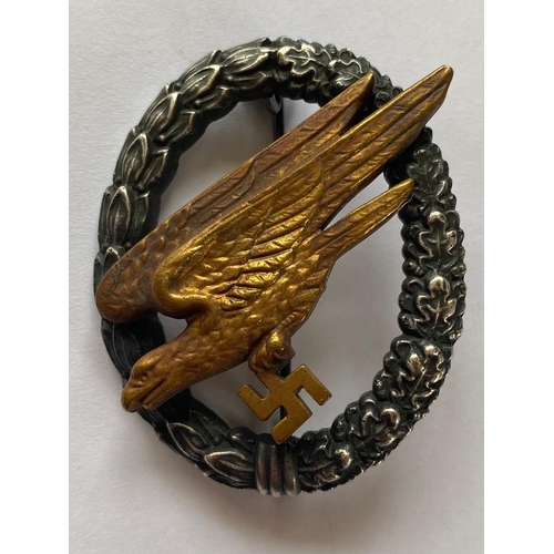 215 - A SECOND WORLD WAR GERMAN LUFTWAFFE PARACHUTIST's  BADGE. A Second World War German Luftwaffe Parach... 