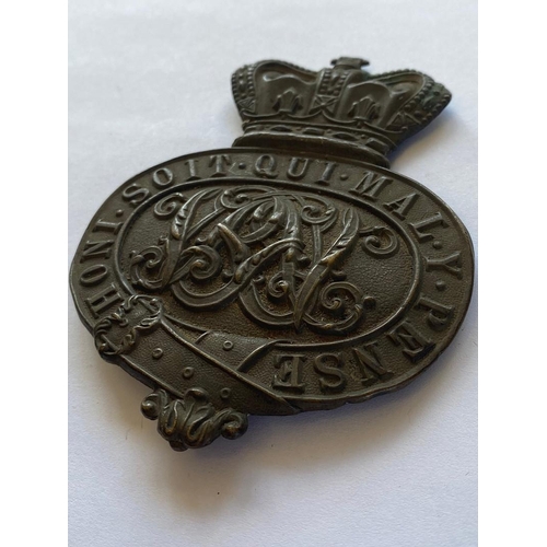 230 - A VICTORIAN GRENADIER GUARDS CARTRIDGE BOX PLATE AND BELT BUCKLE. A Victorian Grenadier Guards brass... 