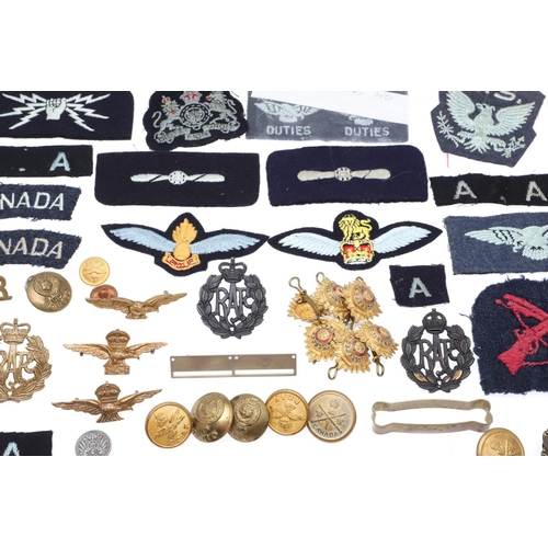 261 - A COLLECTION OF ROYAL FLYING CORPS AND RAF CAP BADGES, PATCHES AND SIMILAR ITEMS. Two Royal Flying C... 