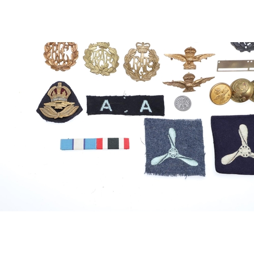 261 - A COLLECTION OF ROYAL FLYING CORPS AND RAF CAP BADGES, PATCHES AND SIMILAR ITEMS. Two Royal Flying C... 