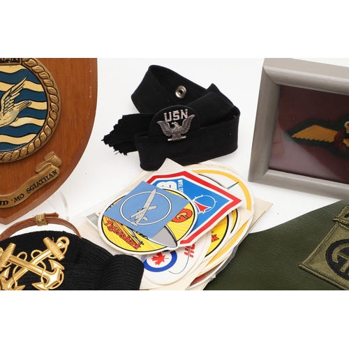 282 - A COLLECTION OF CLOTH PATCHES AND MILITARY INSIGNIA TO INCLUDE RECENT AMERICAN PATCHES. A large coll... 