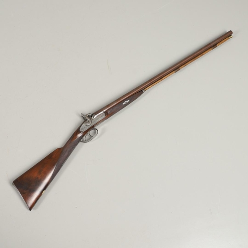 31 - A 19TH CENTURY PERCUSSION FIRING SPORTING GUN. A muzzle loading twin barrel sporting gun with 74.5cm... 