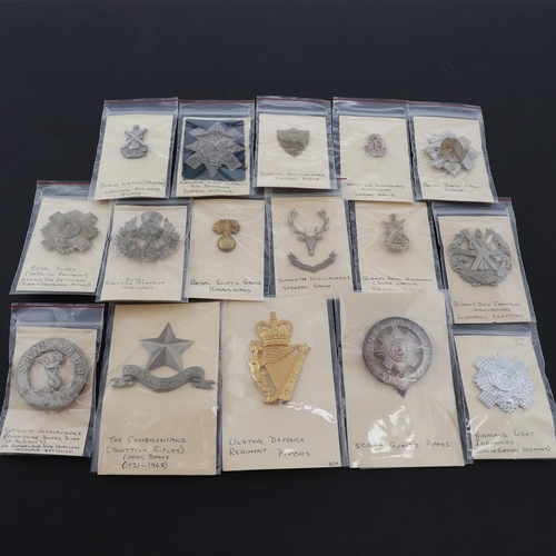 385 - A COLLECTION OF SCOTTISH REGIMENTAL BADGES TO INCLUDE PIPER's  BADGES, SPORRAN BADGES AND OTHERS. A ... 