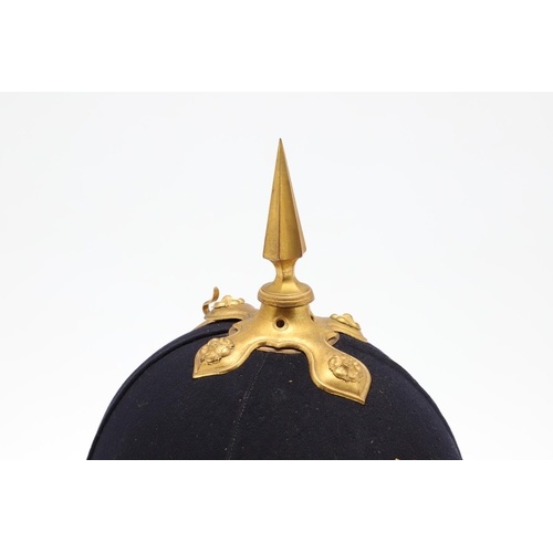 402 - A ROYAL ENGINEERS HOME SERVICE BLUE CLOTH HELMET. An early 20th century Royal Engineers Volunteer Of... 