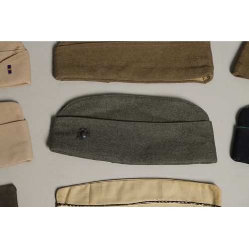 433 - A COLLECTION OF AMERICAN MILITARY SIDE CAPS. A collection of American military caps to include a cap... 