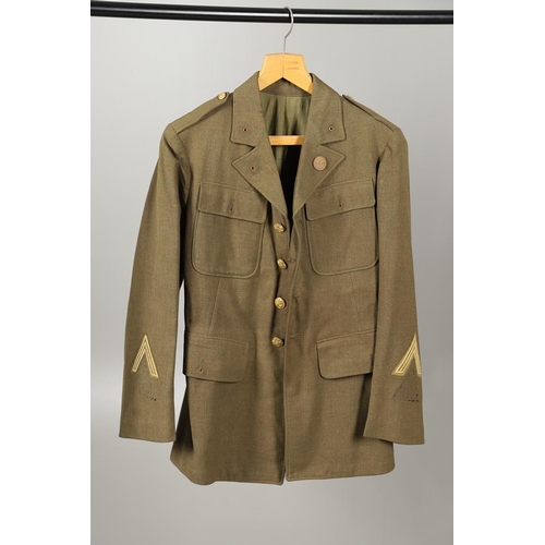 441 - A COLLECTION OF SECOND WORLD WAR AND LATER AMERICAN MILITARY UNIFORM. A 1944 pattern Wool field jack... 