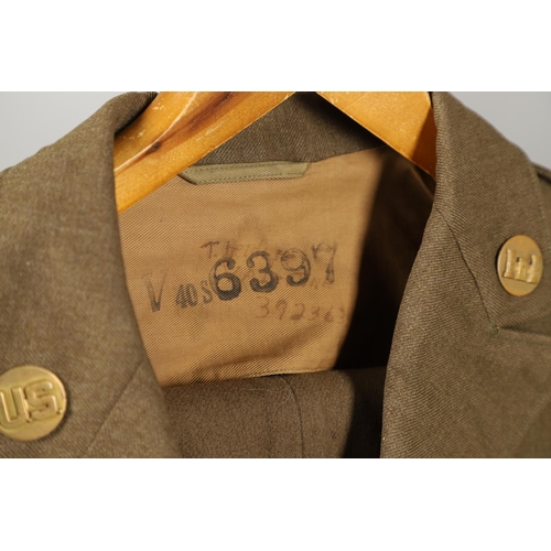 441 - A COLLECTION OF SECOND WORLD WAR AND LATER AMERICAN MILITARY UNIFORM. A 1944 pattern Wool field jack... 