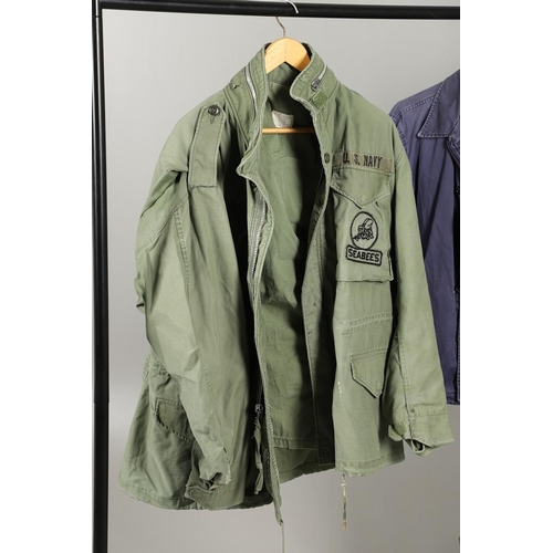 444 - AN AMERICAN ARMY M65 FIELD COAT AND OTHERS. Am M65 Man's  Field Coat with hood Medium Regular size b... 