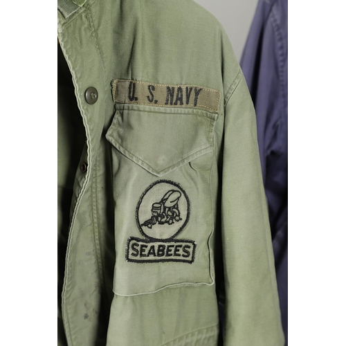 444 - AN AMERICAN ARMY M65 FIELD COAT AND OTHERS. Am M65 Man's  Field Coat with hood Medium Regular size b... 