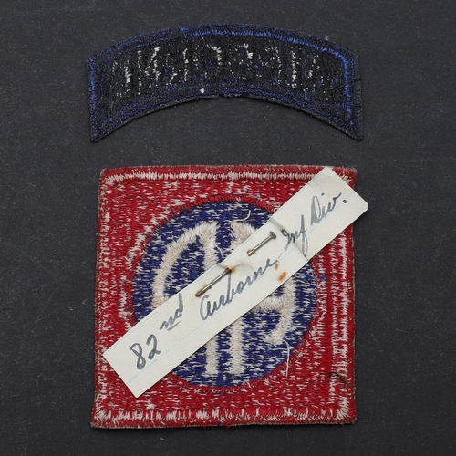 464 - A SECOND WORLD WAR ERA 82ND AIRBORNE DIVISION TWO PART SHOULDER PATCH. A two part patch with white o... 