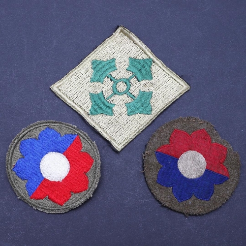 470 - TWO SECOND WORLD WAR 9TH INFANTRY AND A SIMILAR 4TH INFANTRY SHOULDER PATCH. Two Second World War er... 