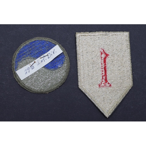 471 - TWO SECOND WORLD WAR AMERICAN ARMY INFANTRY DIVISION SHOULDER PATCHES. Second World War era shoulder... 