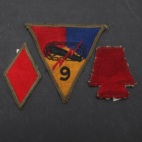 472 - THREE SECOND WORLD WAR ERA AMERICAN ARMY SHOULDER PATCHES FOR THE 5TH, 9Th AND 28TH INFANTRY DIVISIO... 