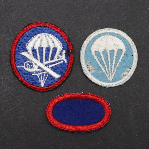 473 - THREE SECOND WORLD WAR ERA AMERICAN PARACHUTE BADGES. A Second World War U.S. Airborne parachute sho... 