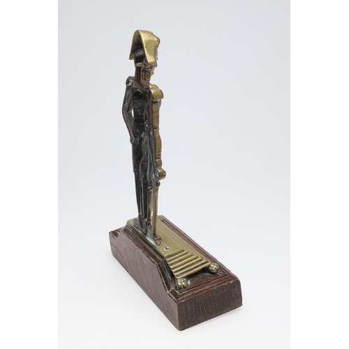 484 - A FINE 19TH CENTURY BRASS DOOR STOP IN THE FORM OF ADMIRAL LORD NELSON. A large brass doorstop in th... 